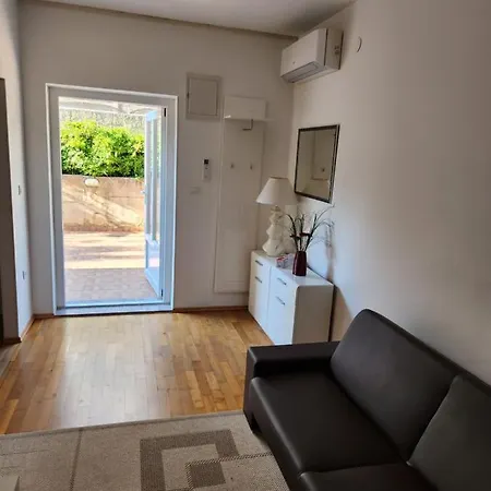 Apartment Naya Pjescana Uvala