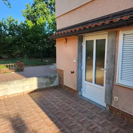 Naya * Pješčana Uvala