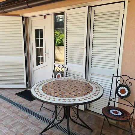 Apartman Naya Pješčana Uvala